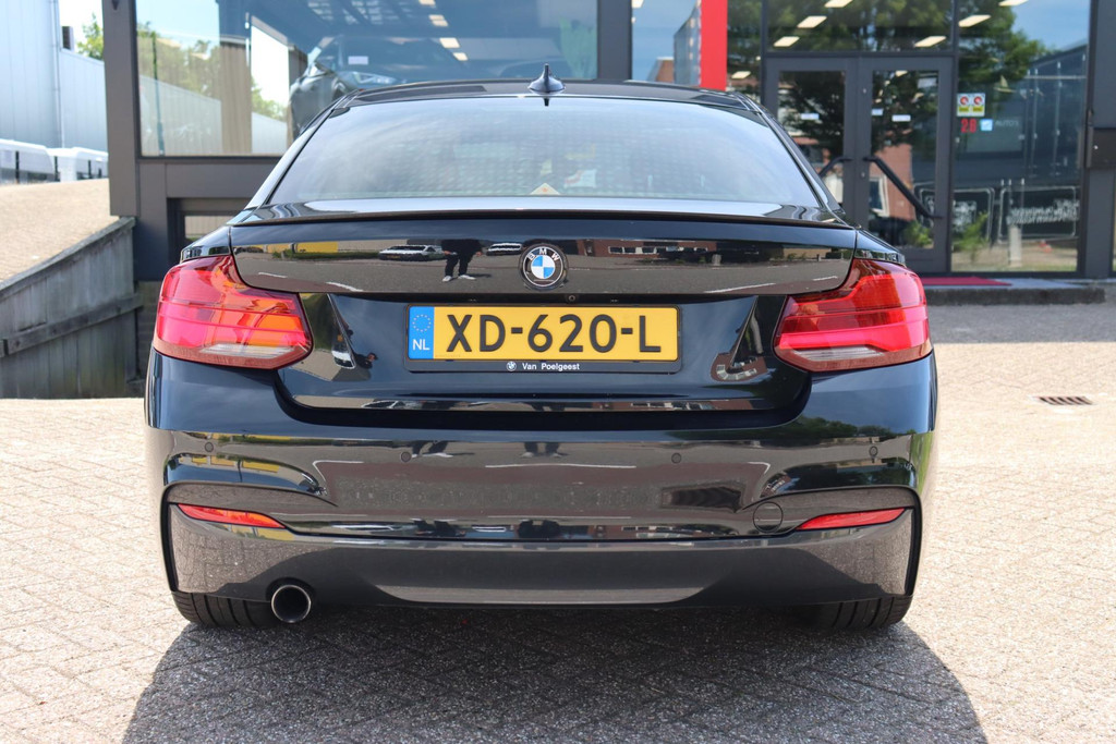 45877447-6.jpg
